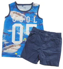 Zara mørkeblå shorts og VRS top str. 110