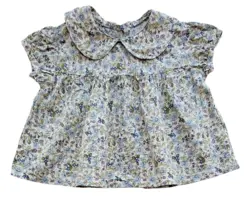 Lys beige småblomstret kortærmet bluse str. 68