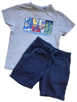 N.O.H.R mørkeblå sweat shorts og Marvel T-shirt str. 98