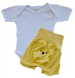 H&M gule babyshorts og Friends hvid body str. 56