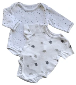 Be Kids og H&M to hvide bodys str. 62