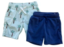 H&M et par lysegrønne- og mørkeblå shorts str. 104