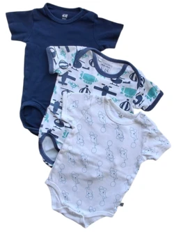 Pippi, VRS, H&M tre kortærmede body's str. 74