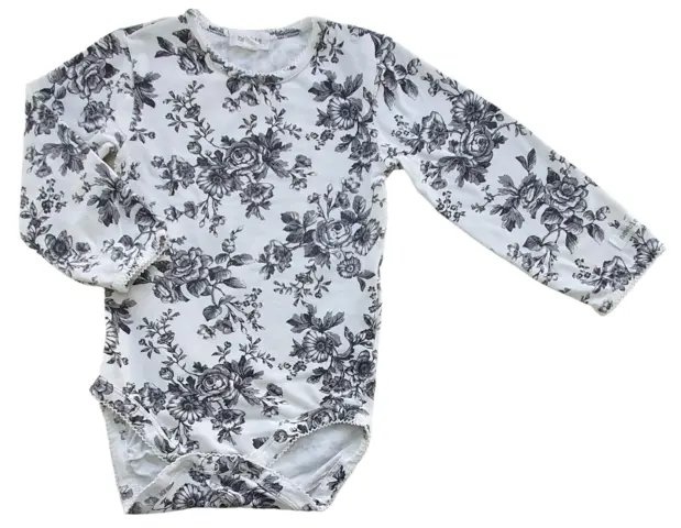 Newbie hvid blomstret langærmet body str. 80