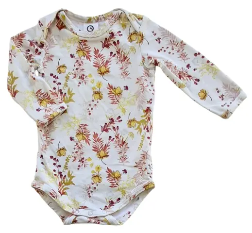 Müsli råhvid blomstret langærmet body str. 62