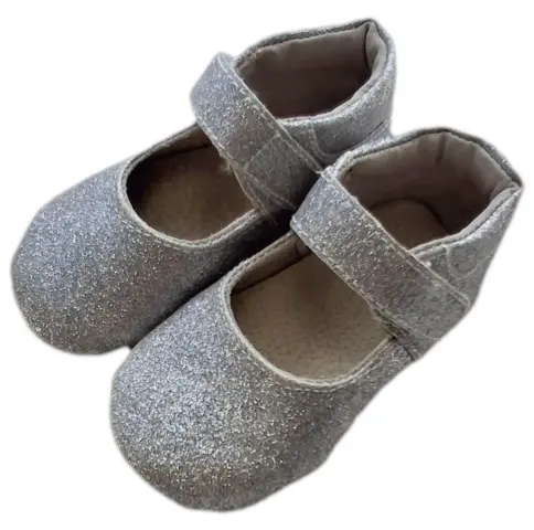 Nye Fuzzies sølvfarvede glimmersko str. 19-20
