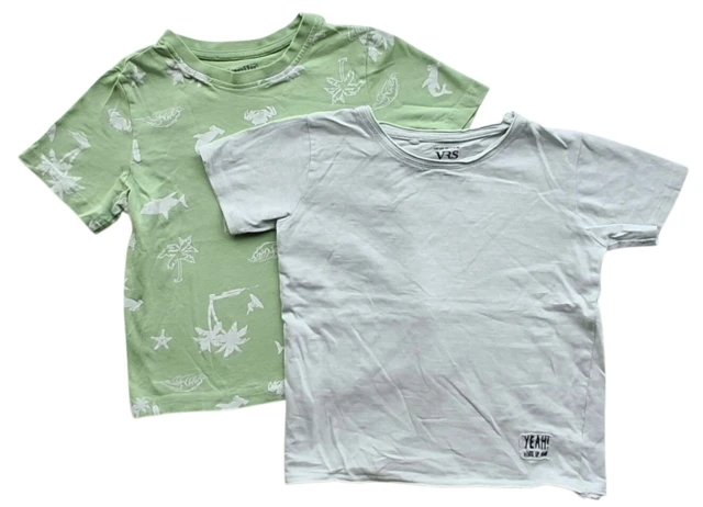 VRS og Lupilu to grønne kortærmede T-shirts str. 110